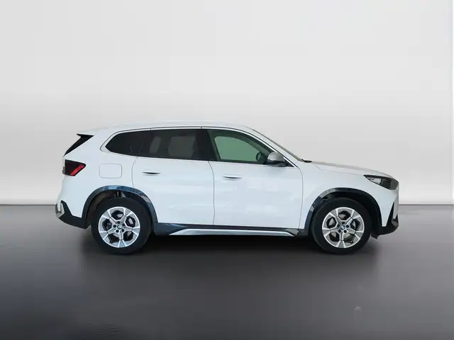 BMW X1 view 4