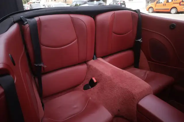 Porsche 911 view 12