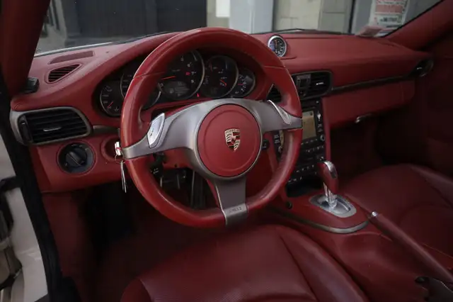 Porsche 911 view 14