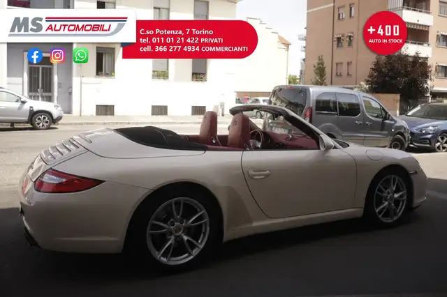 Porsche 911 view 13
