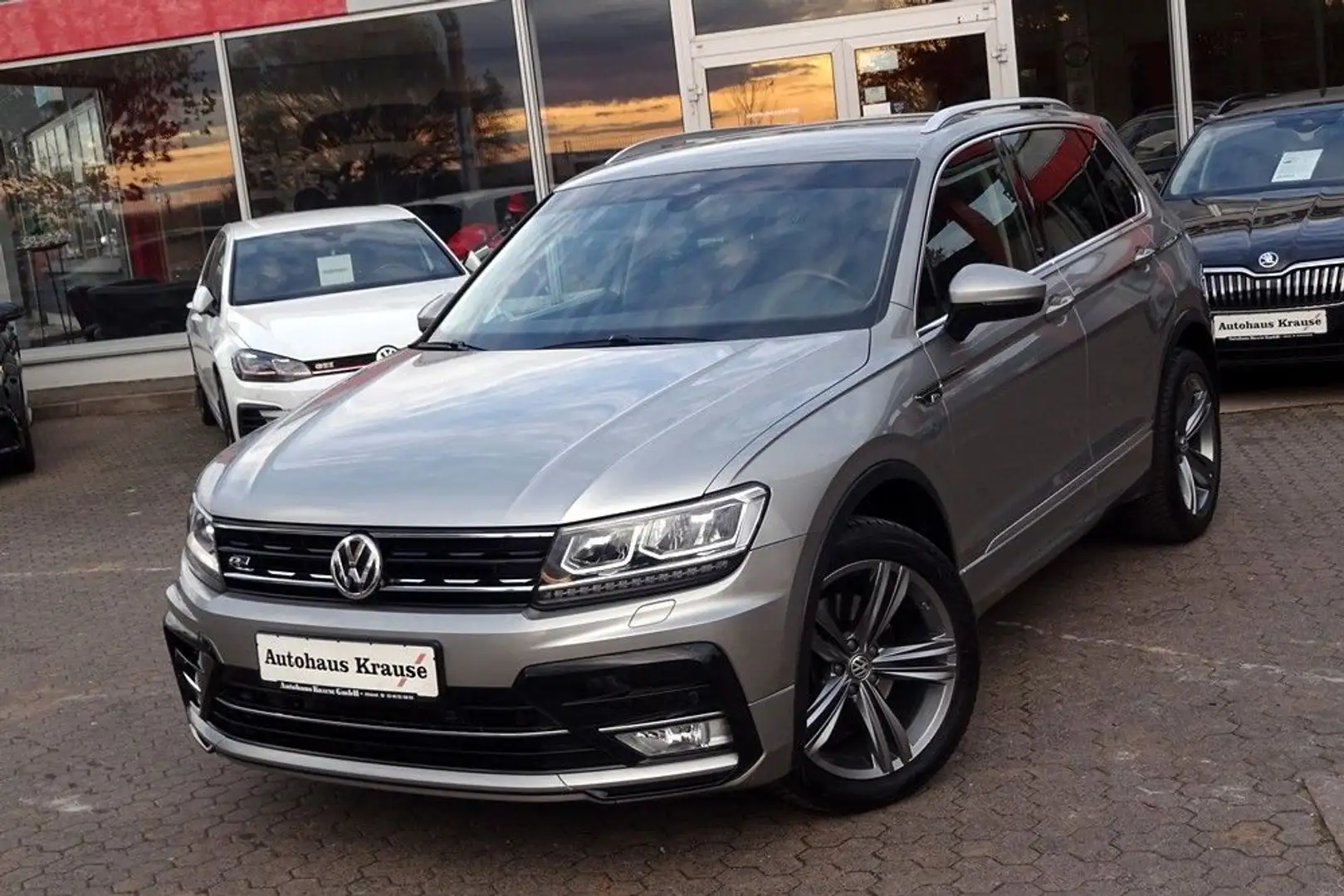 Volkswagen Tiguan 2.0TSI 4Motion R LINE-AHK/APP/LED/VIRT.CP Silber - 2