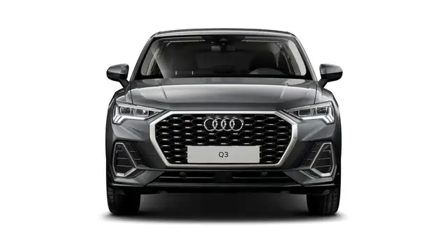 Audi Q3 view 4