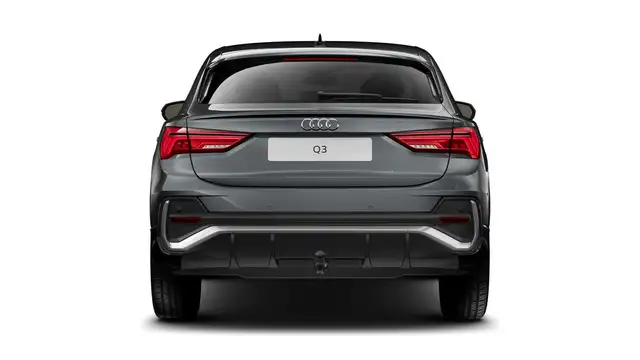 Audi Q3 view 5