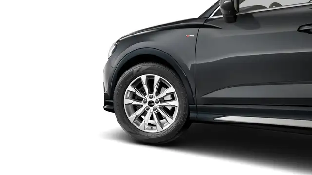 Audi Q3 view 7