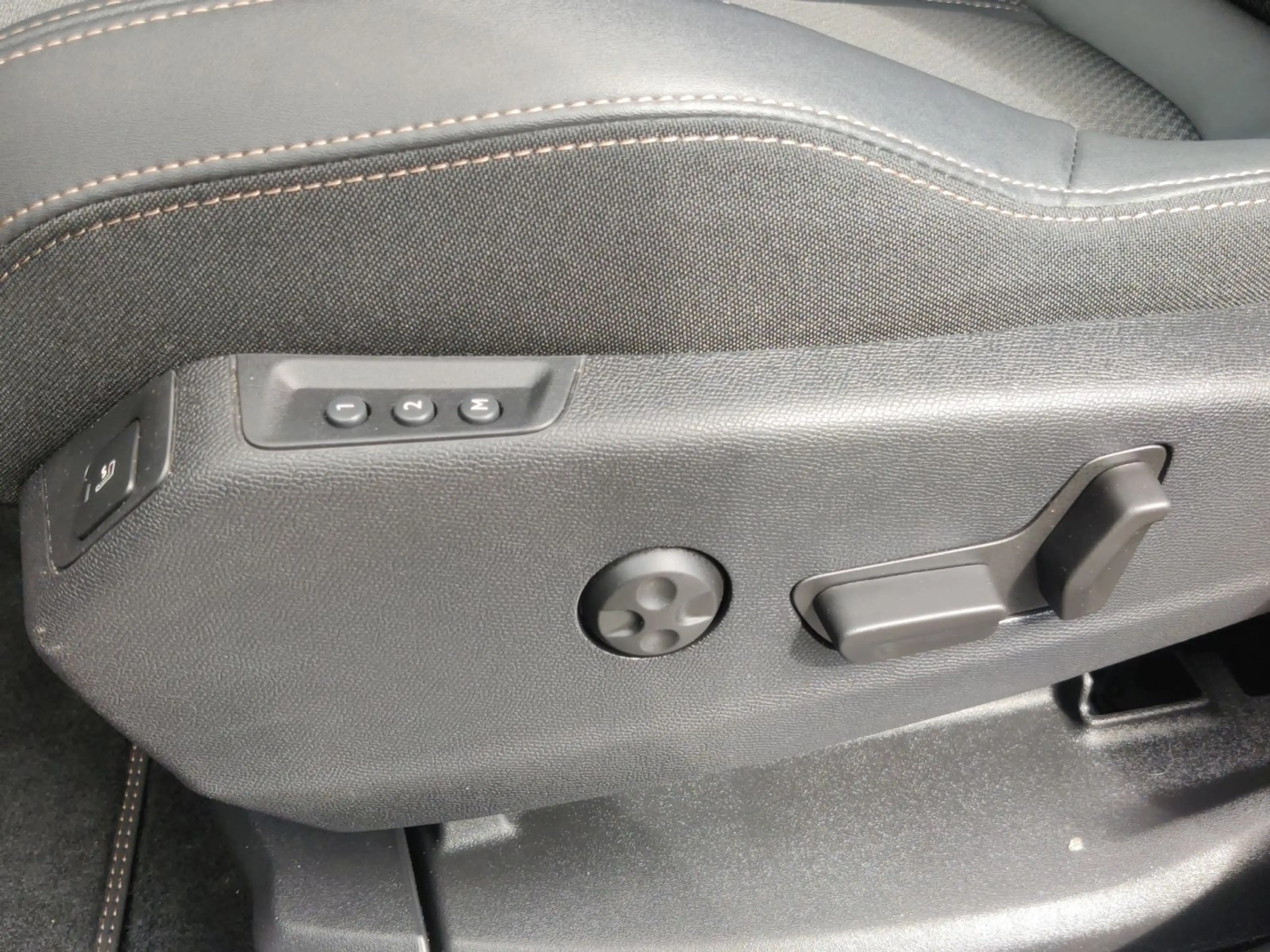 Peugeot 5008 GT Schiebedach Kamera PDC ACC Memory-Sitze — photo 15