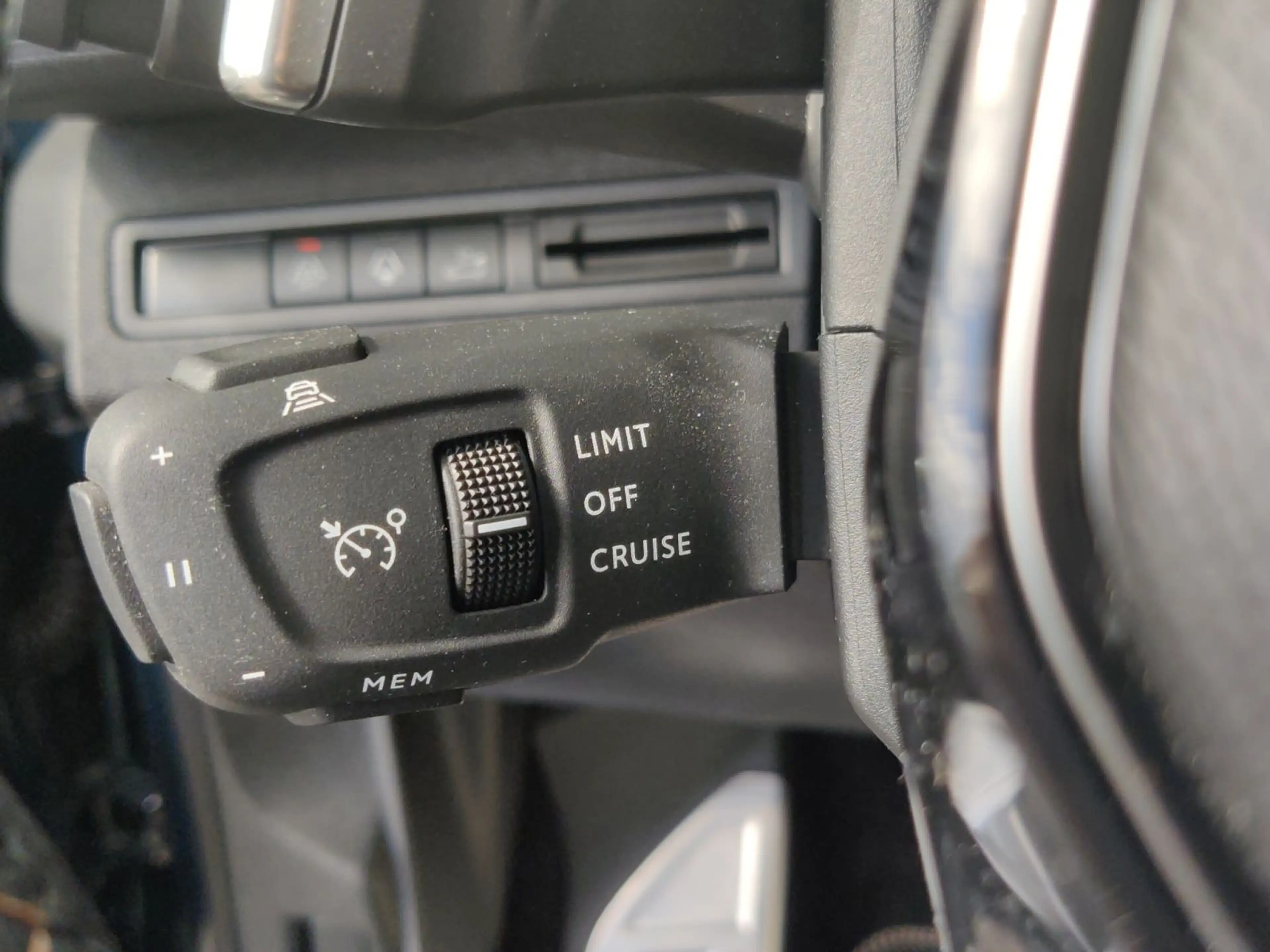 Peugeot 5008 GT Schiebedach Kamera PDC ACC Memory-Sitze — photo 16
