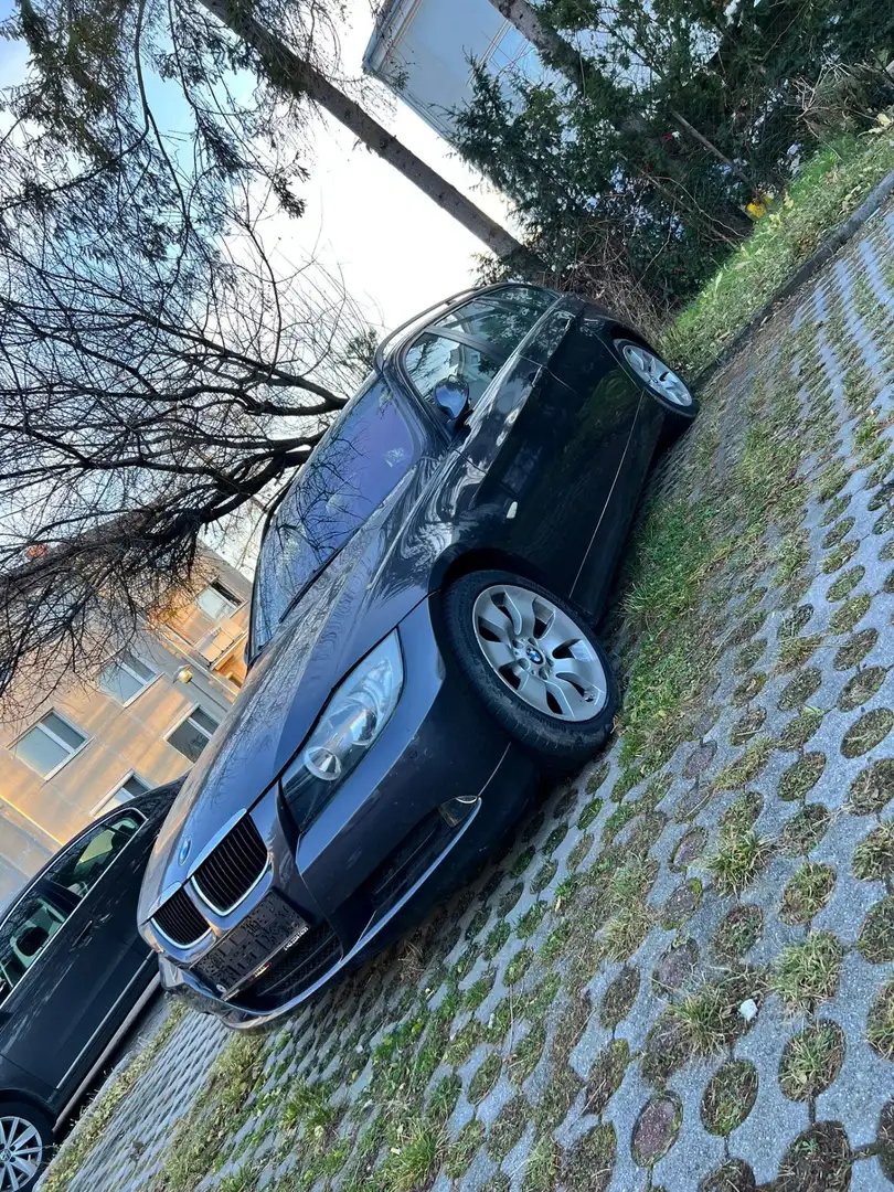 BMW 320 320d Touring Aut. - 2