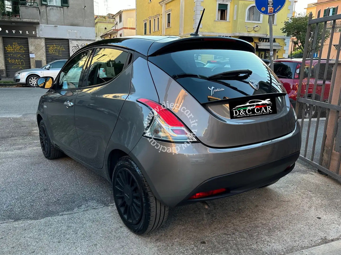 Lancia Ypsilon Ypsilon 1.0 firefly hybrid Gold s TETTO NERO UNIPR Grigio - 2