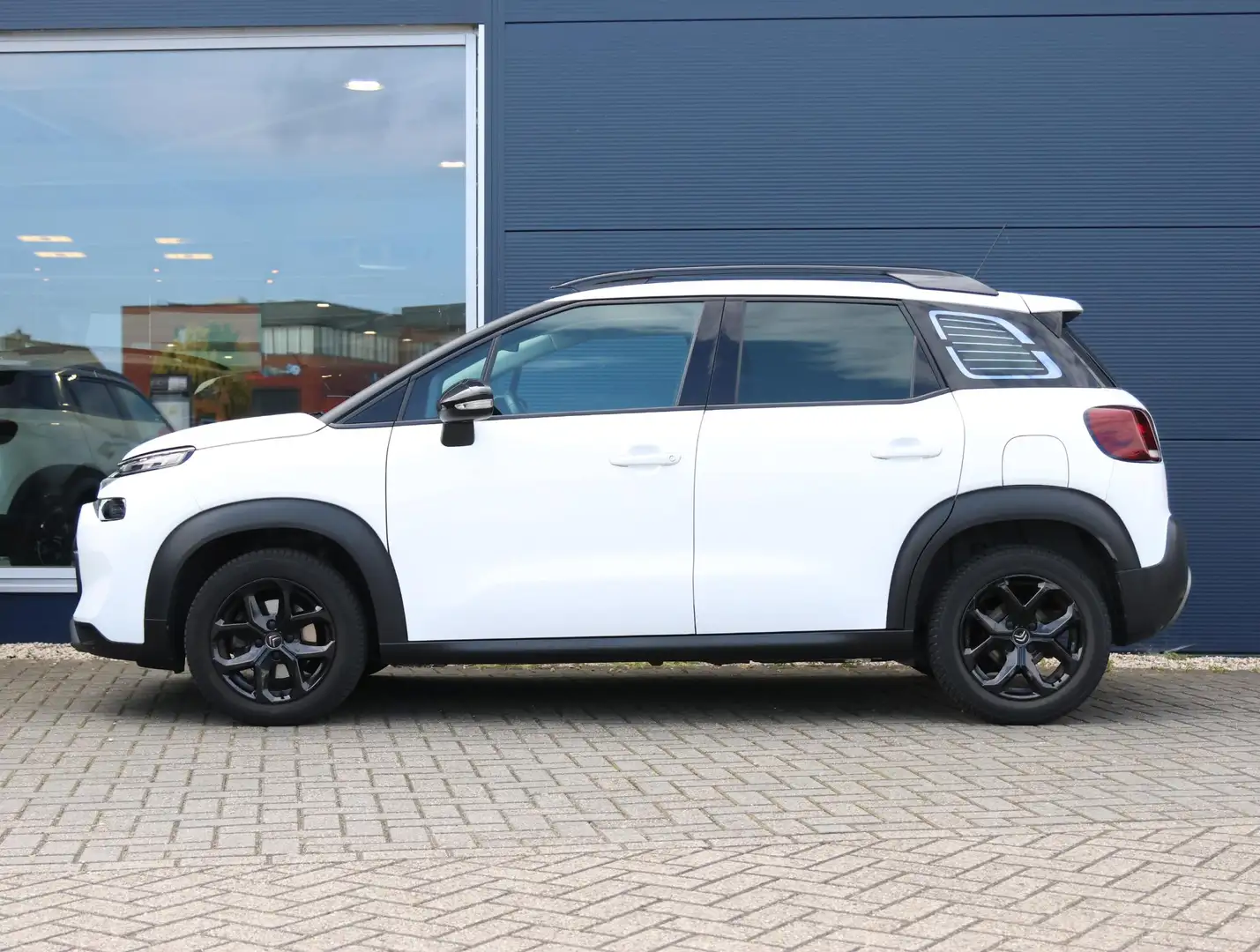 Citroen C3 Aircross 1.2 PureTech Shine | Navigatie | Achteruitrijcamer Wit - 2