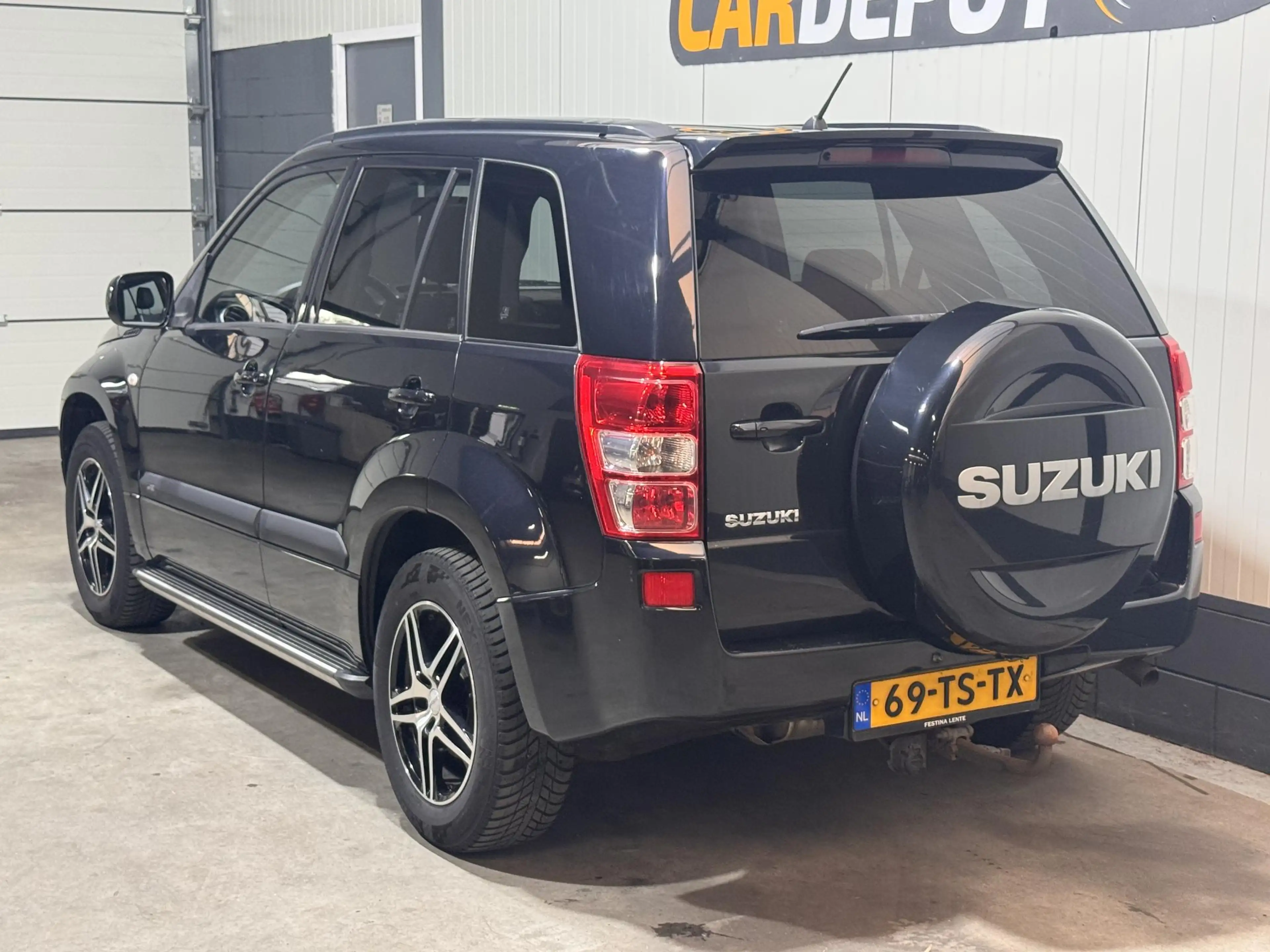 Suzuki Grand Vitara 2.0-16V High Executive — photo 7