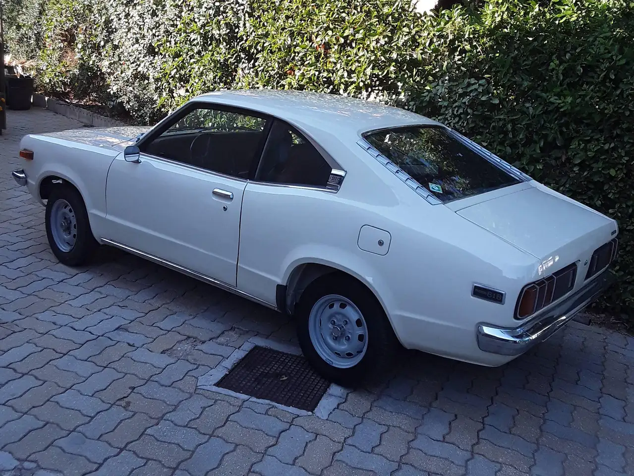 Mazda 818 coupé, foto 2