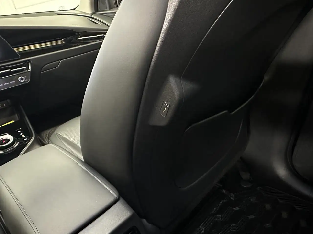 Kia Niro снимка Kia Niro