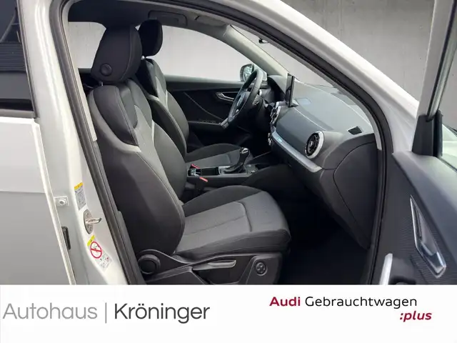 Audi Q2 view 9