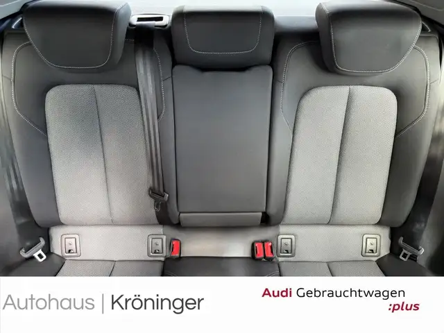 Audi Q2 view 10