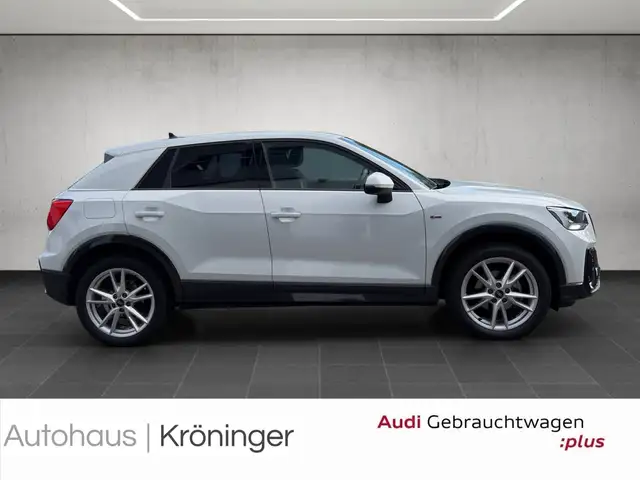 Audi Q2 view 4