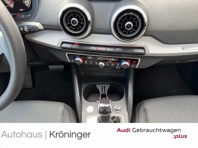 Audi Q2 view 14