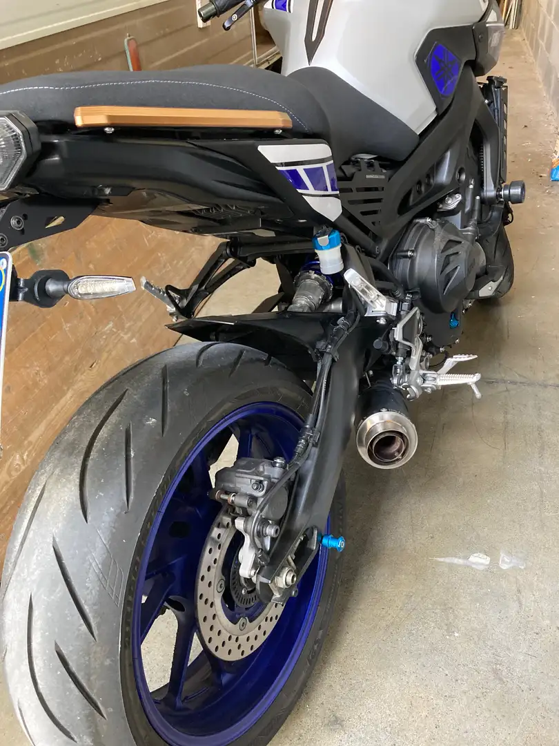 Yamaha MT-09 Sport Niked Azul - 2