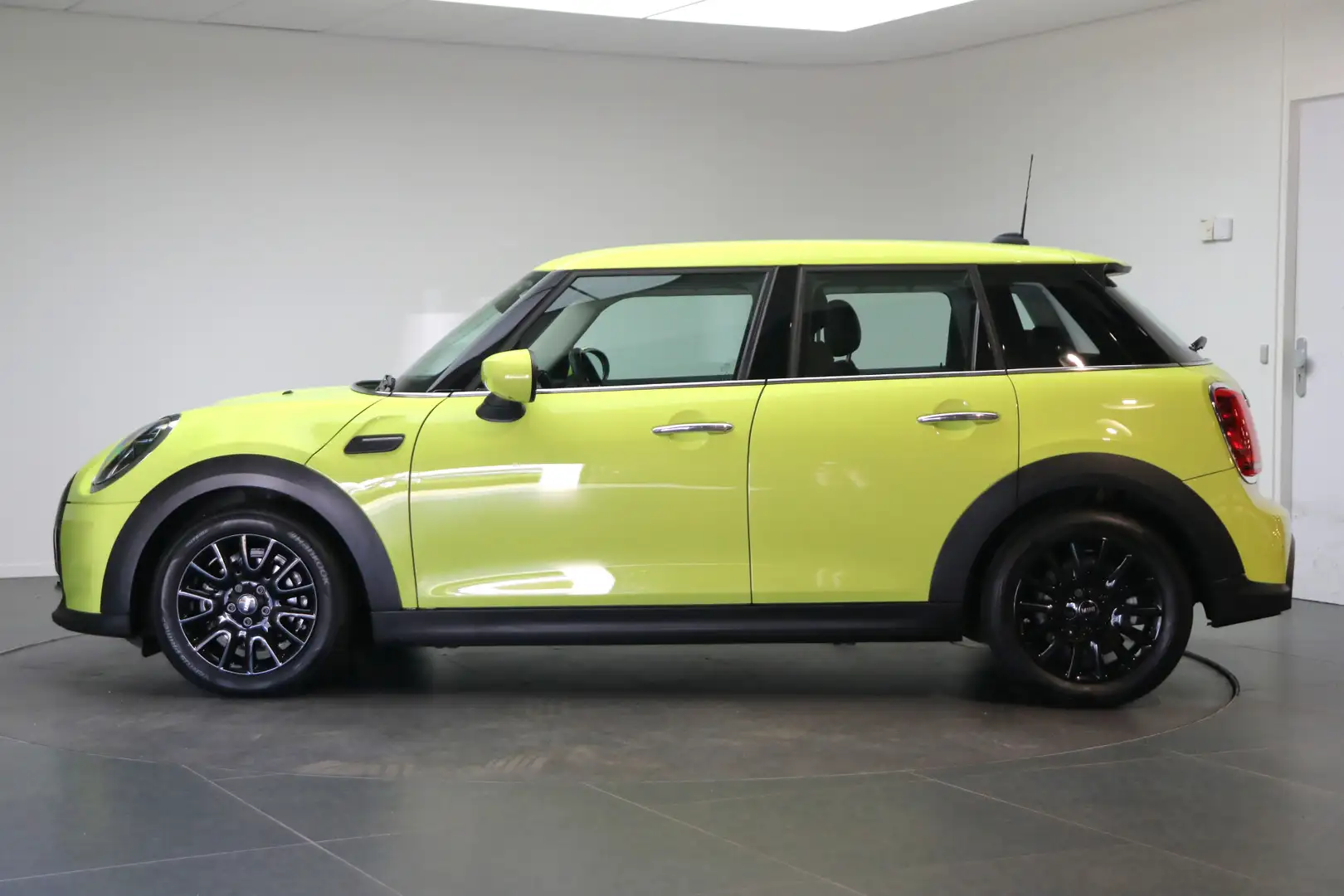 MINI Cooper Hatchback Classic Automaat / Sportstoelen / Cruise Geel - 2