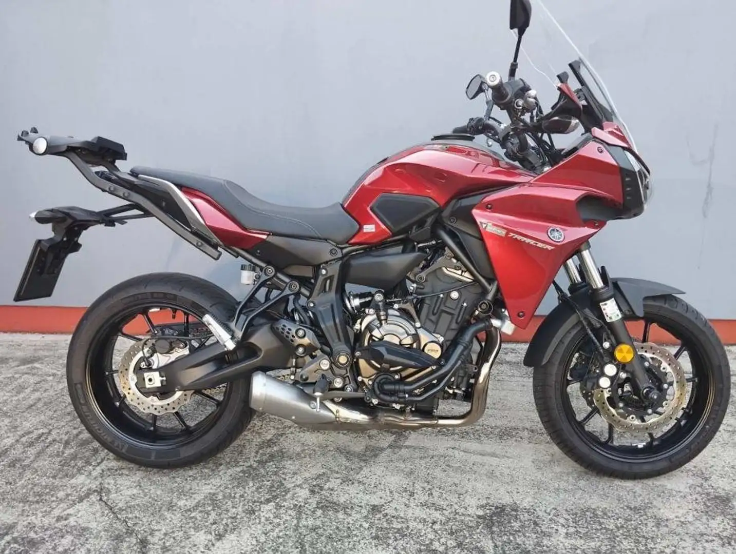Yamaha MT-07 Tracer Red - 1