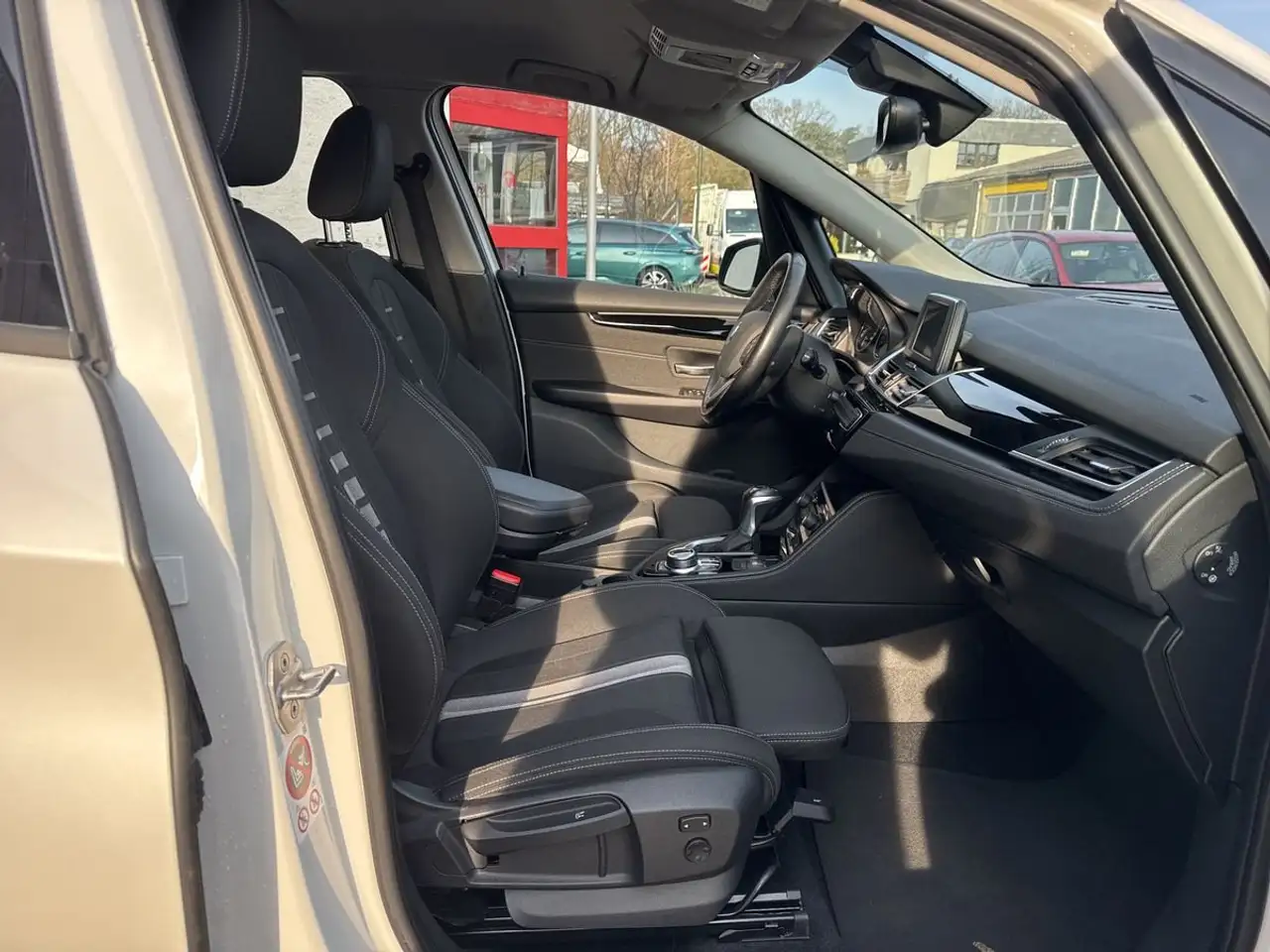 BMW 225