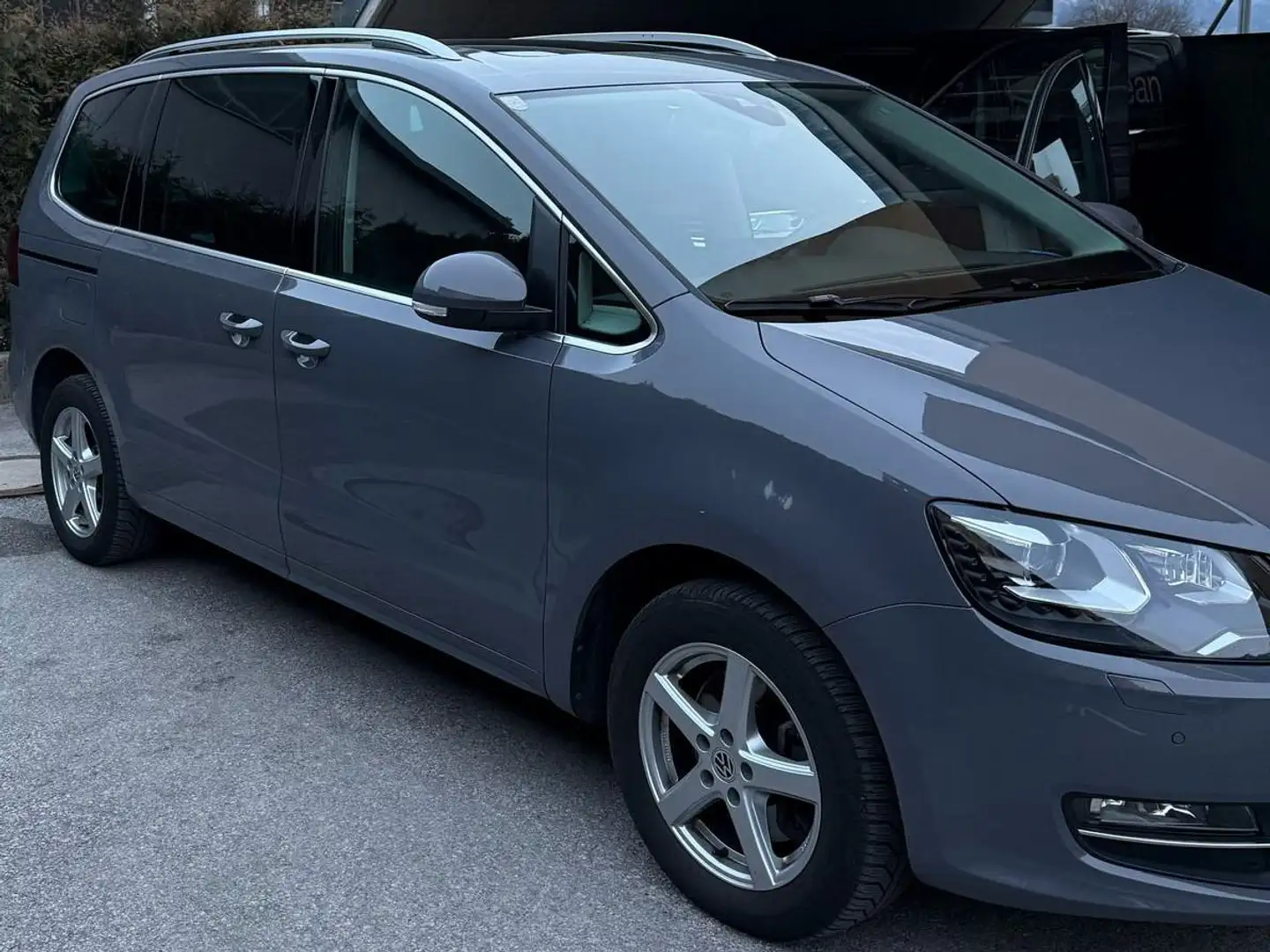 Volkswagen Sharan Sharan Business+ SCR 2,0 TDI 7 Sitze DSG Business+ Szürke - 1