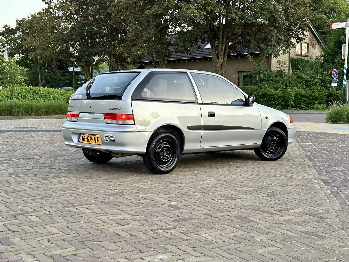 Suzuki Swift 1.3 16V Summum met AC - 2