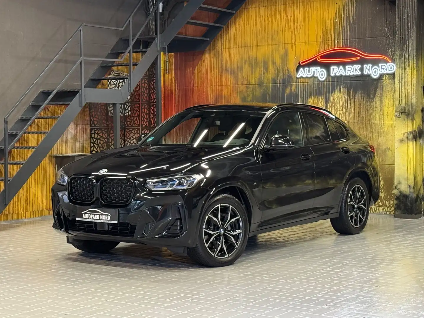 BMW X4 xDrive 30d M Sport~STANDHEIZUNG~LASER~HEAD-UP Чёрный - 1