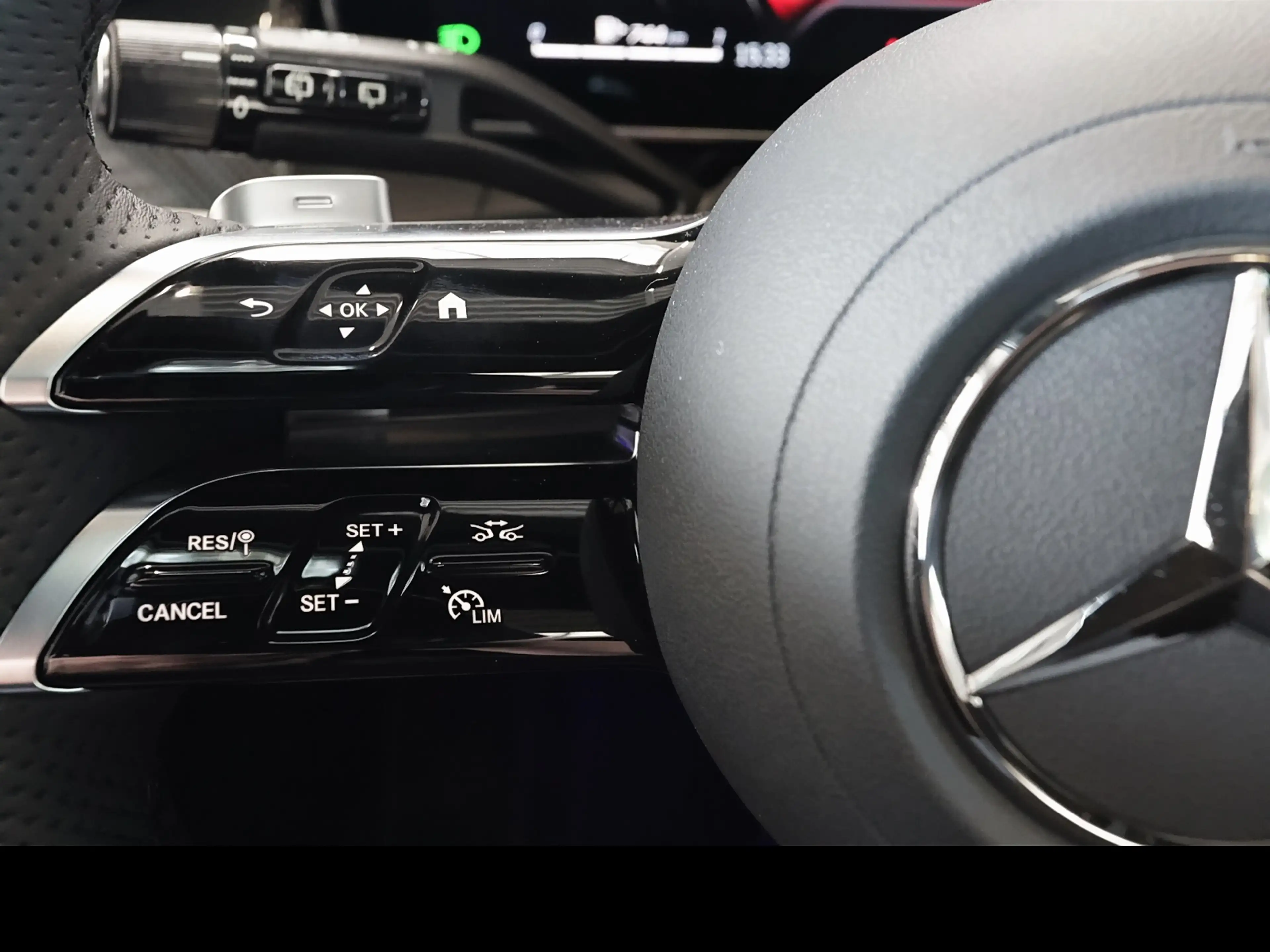 Mercedes-Benz GLC 300 d 4M AMG MBUX+360°+DIG-LED+Pano+AHK+20 — photo 12