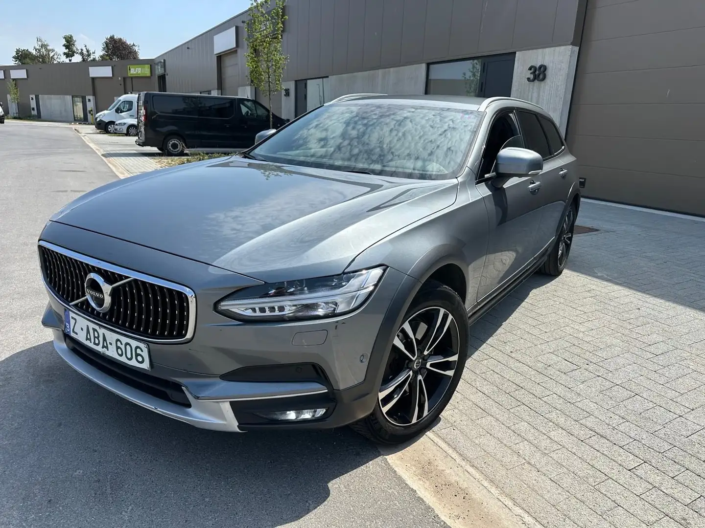 Volvo V90 Cross Country 2.0 D4 AWD 4x4 start drive perfect +32483034406 - 1