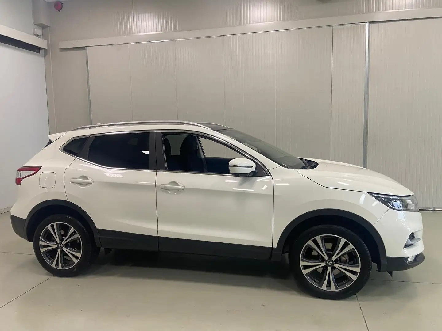 Nissan Qashqai Qashqai II 1.5 dci N-Connecta 110cv Blanc - 2