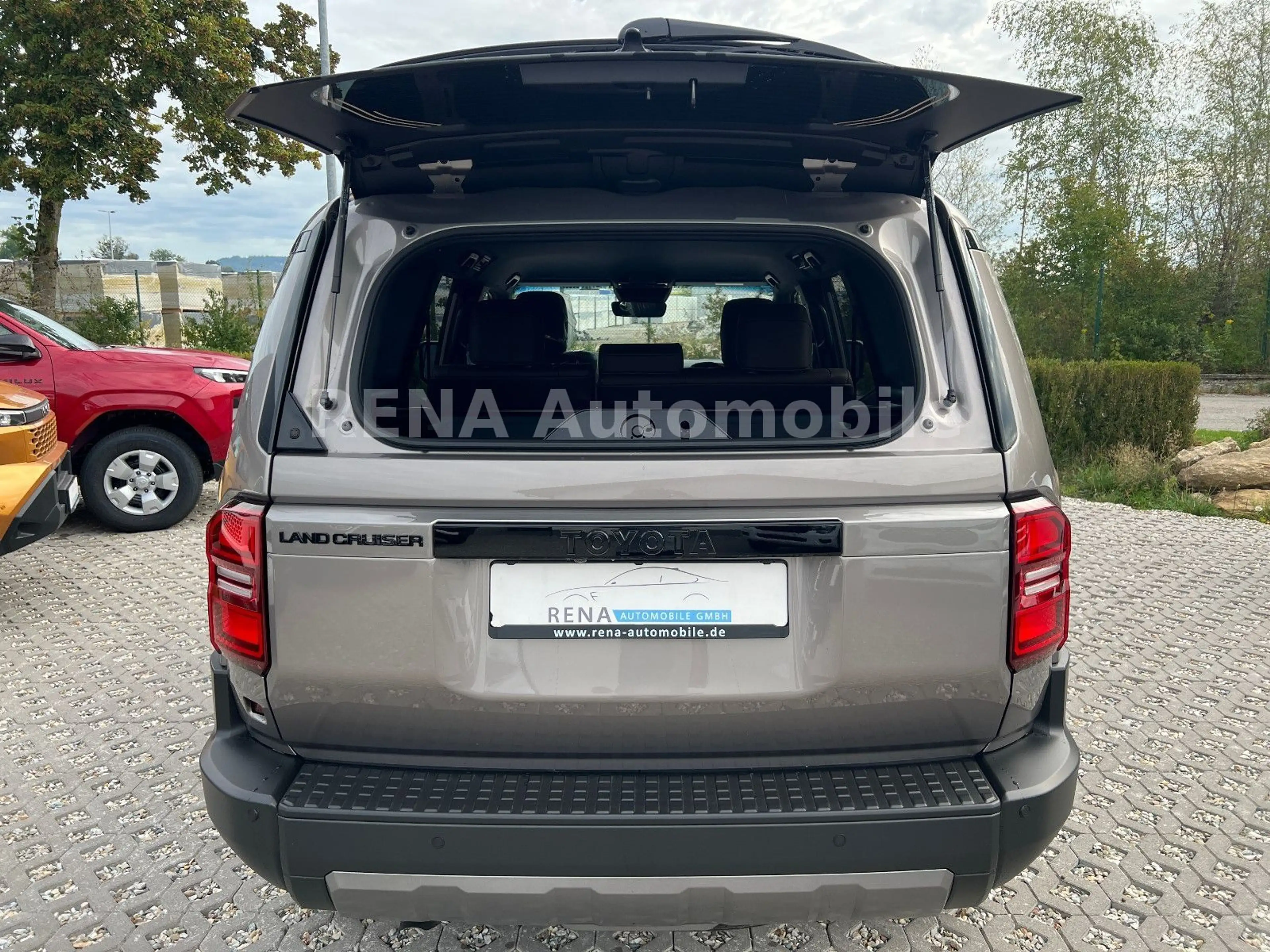 Toyota Land Cruiser 250 2.8 Mild-Hybrid 48V 4WD Executive sofort — photo 9