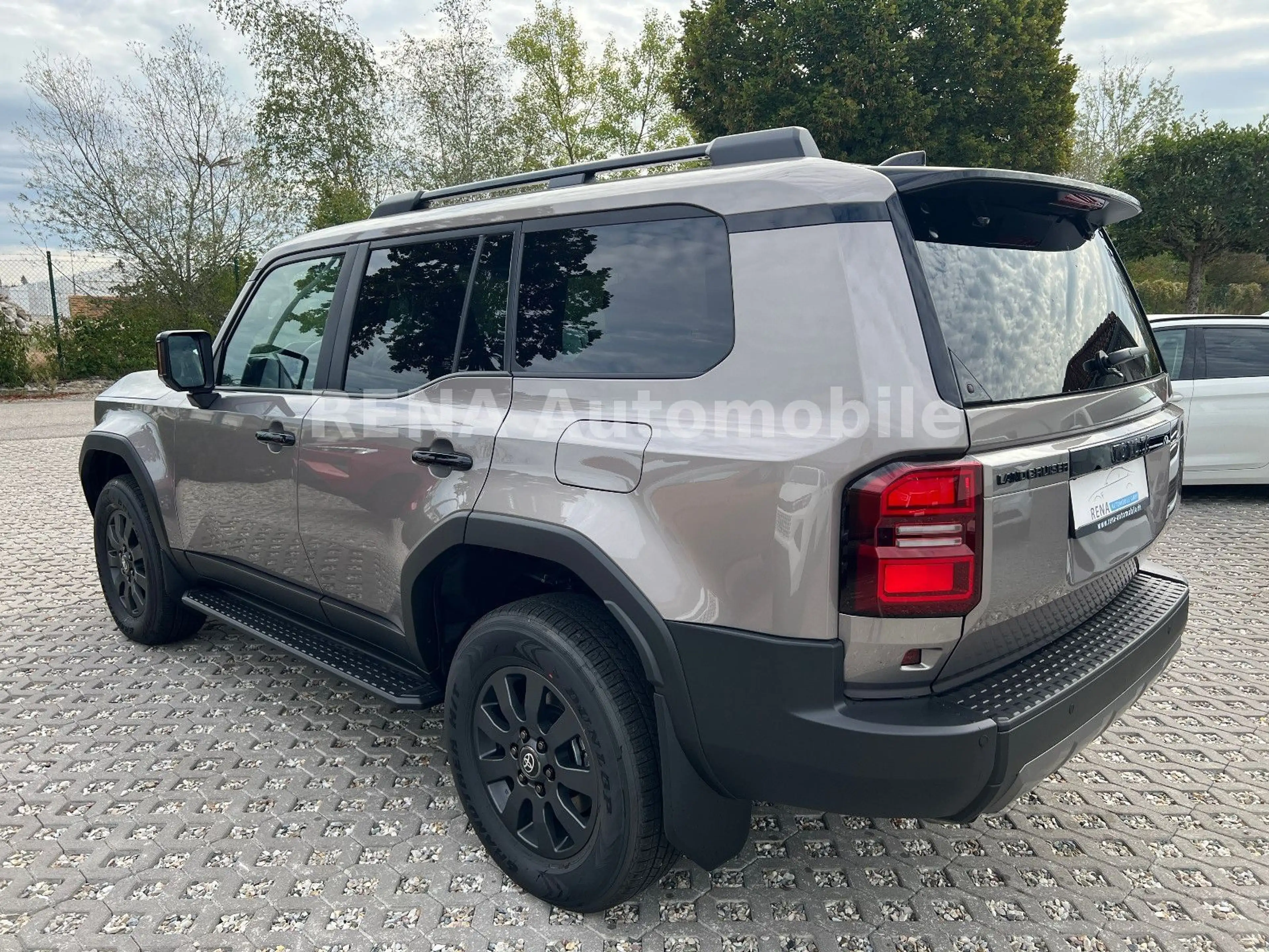 Toyota Land Cruiser 250 2.8 Mild-Hybrid 48V 4WD Executive sofort — photo 11