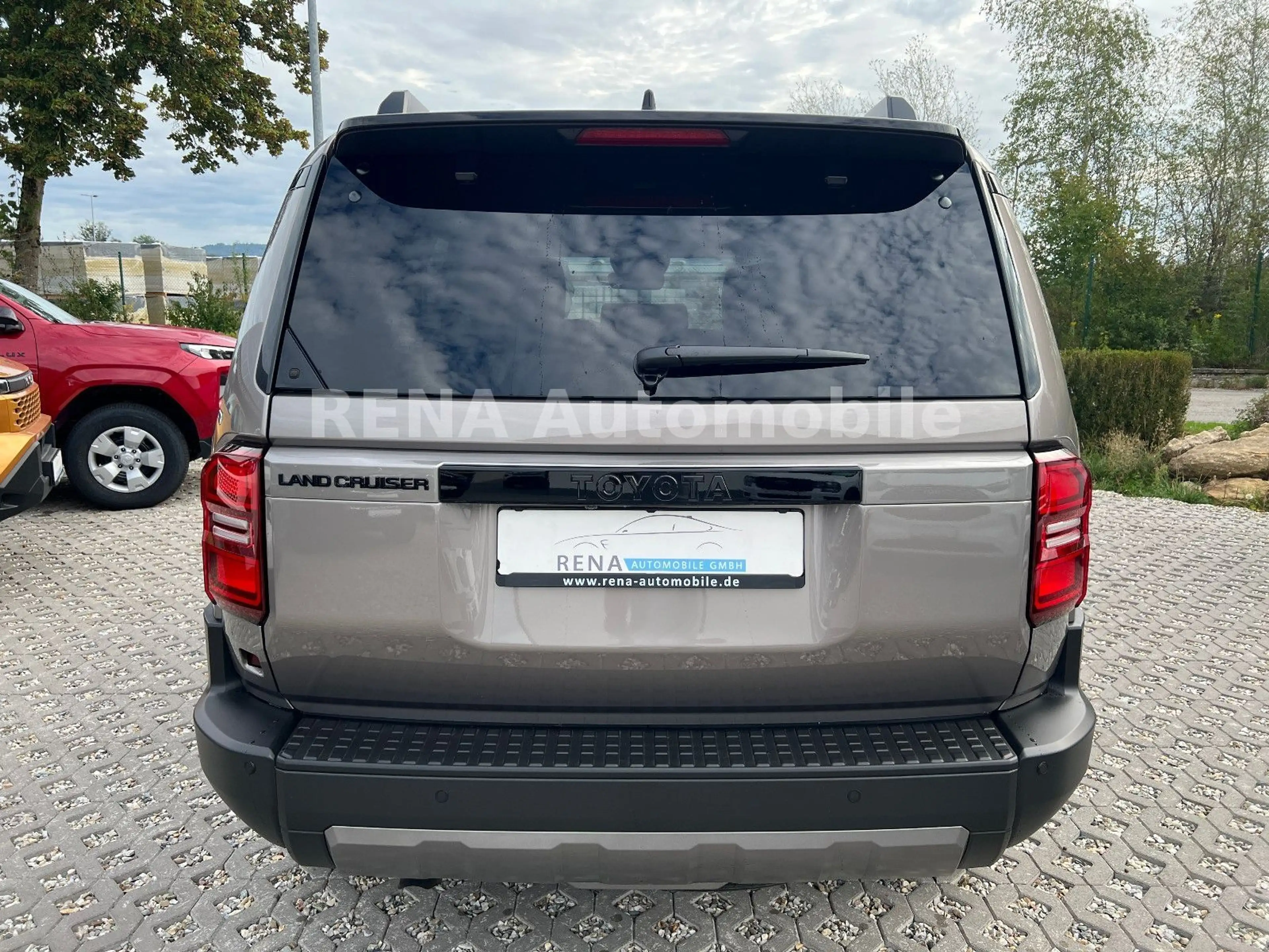 Toyota Land Cruiser 250 2.8 Mild-Hybrid 48V 4WD Executive sofort — photo 8