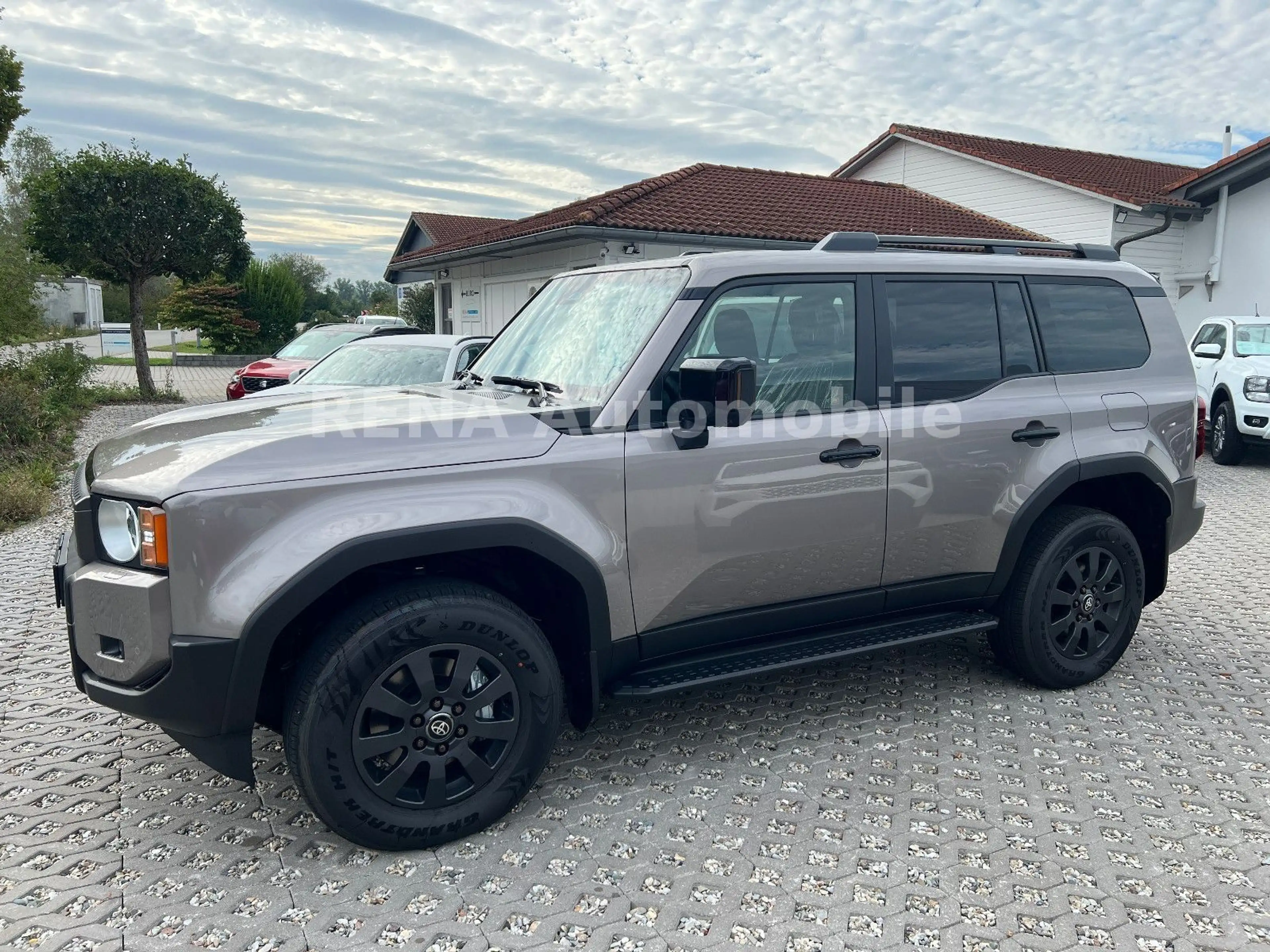 Toyota Land Cruiser 250 2.8 Mild-Hybrid 48V 4WD Executive sofort — photo 2