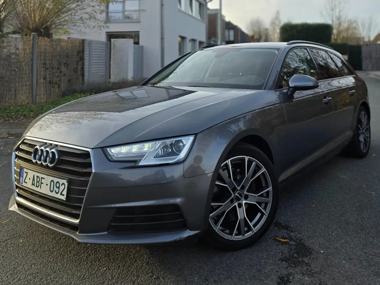 Audi A4 A4 Avant 1.4 TFSI Design S tronic Gris - 1