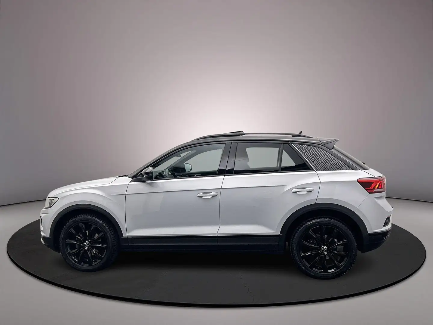 Volkswagen T-Roc Sport Business R 1.5 TSI 150pk DSG Automaat Trekha Wit - 2
