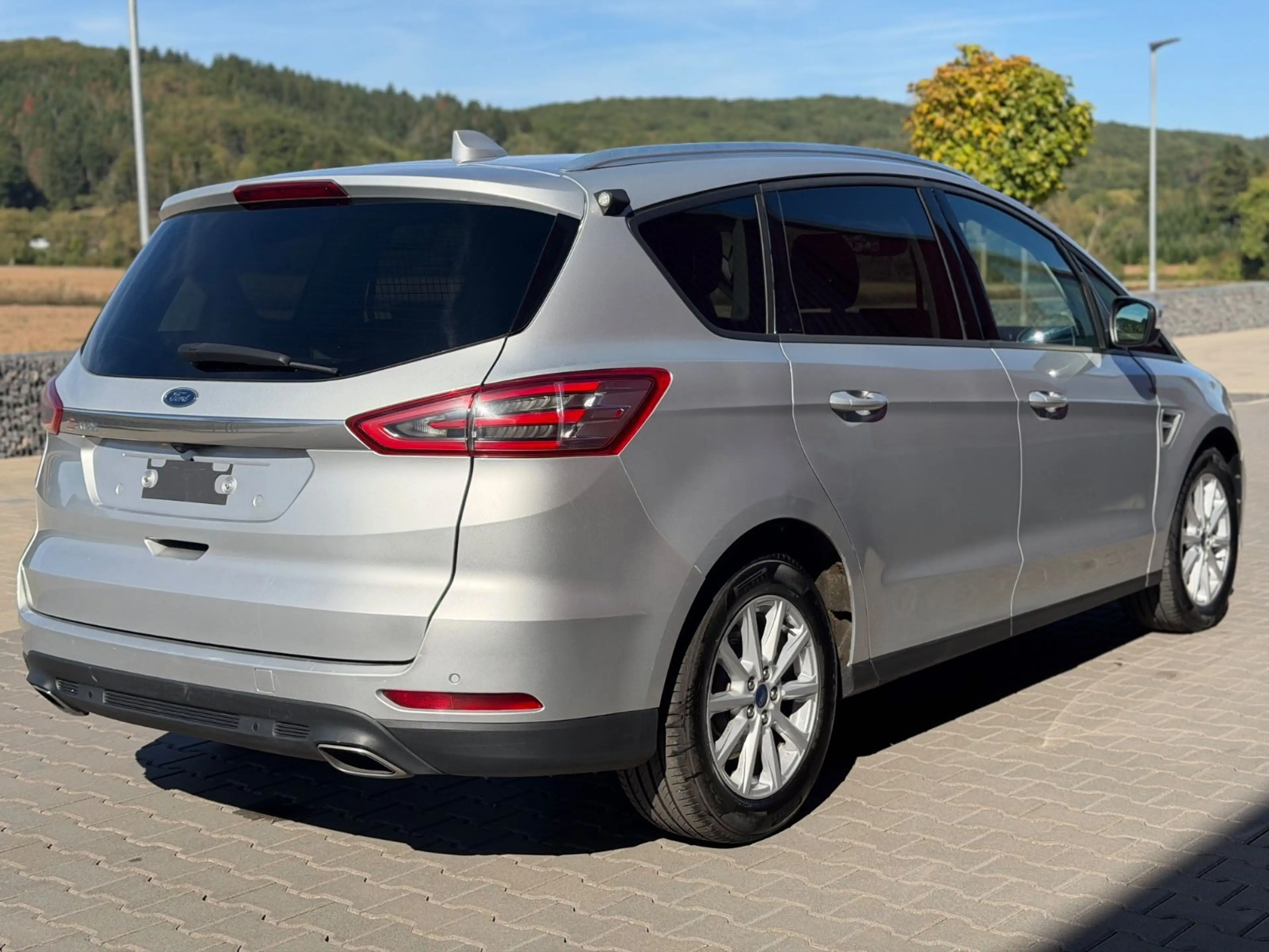 Ford S-Max 2.0 TDCI GARANTIE AUTOMATIK LED 1HAND NAV CAM — photo 8