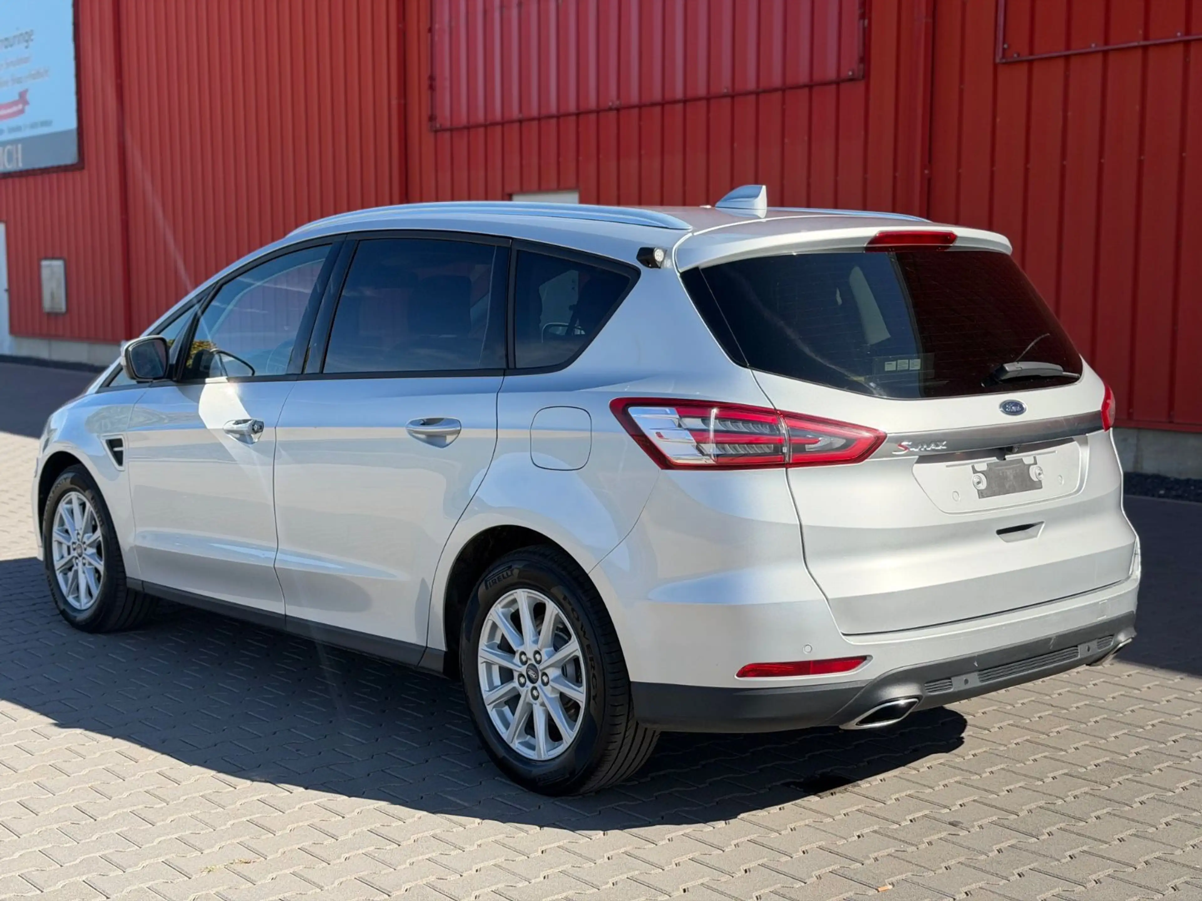 Ford S-Max 2.0 TDCI GARANTIE AUTOMATIK LED 1HAND NAV CAM — photo 4