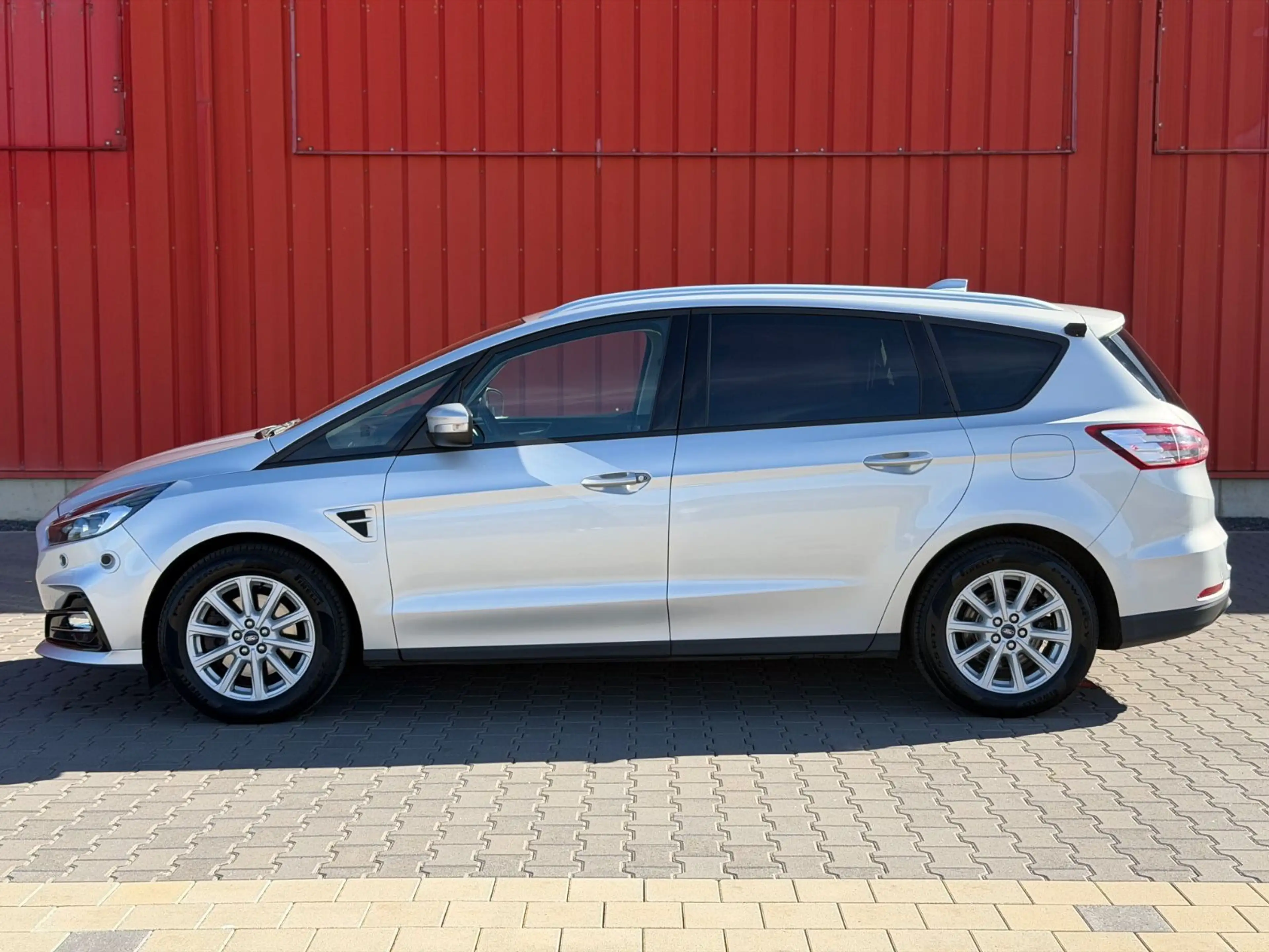 Ford S-Max 2.0 TDCI GARANTIE AUTOMATIK LED 1HAND NAV CAM — photo 3