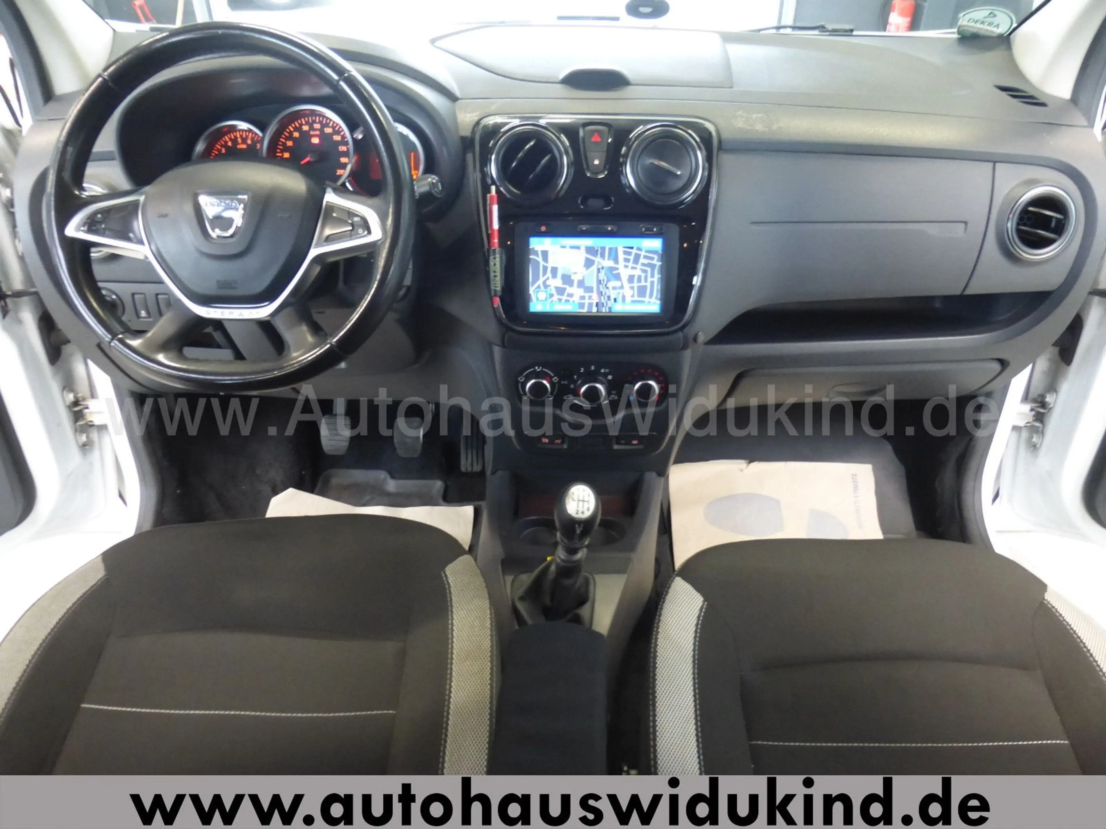 Dacia Lodgy dCi 115 Stepway Navi Klima 7 Sitzer 1.HAND — photo 12