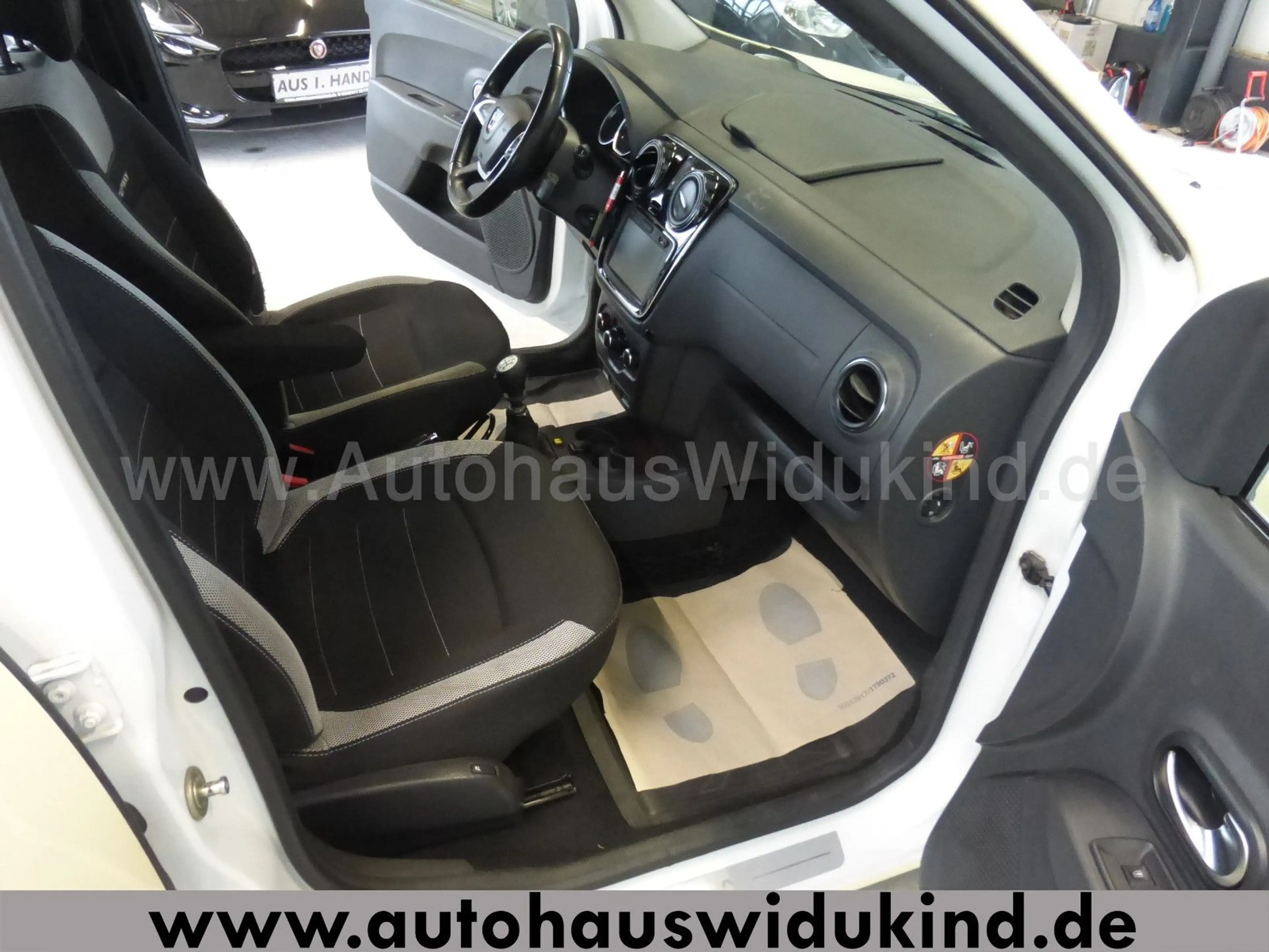 Dacia Lodgy dCi 115 Stepway Navi Klima 7 Sitzer 1.HAND — photo 9