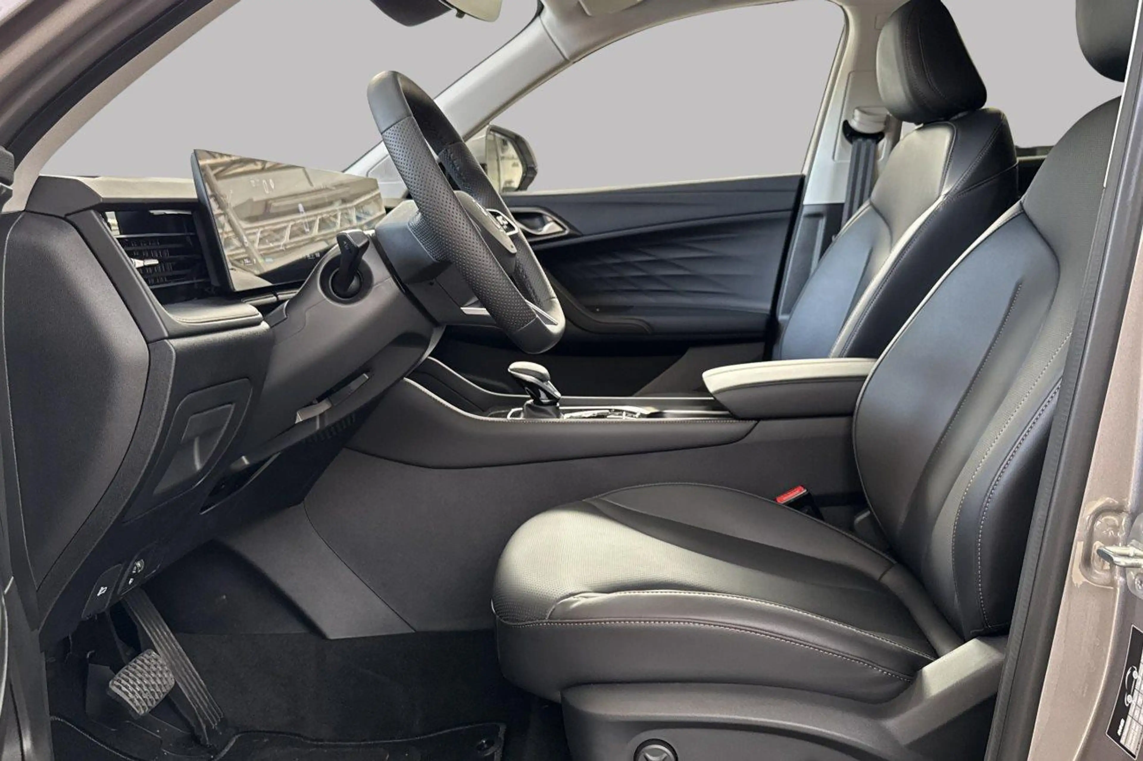 MG HS LUXURY HYBRID+ — photo 10