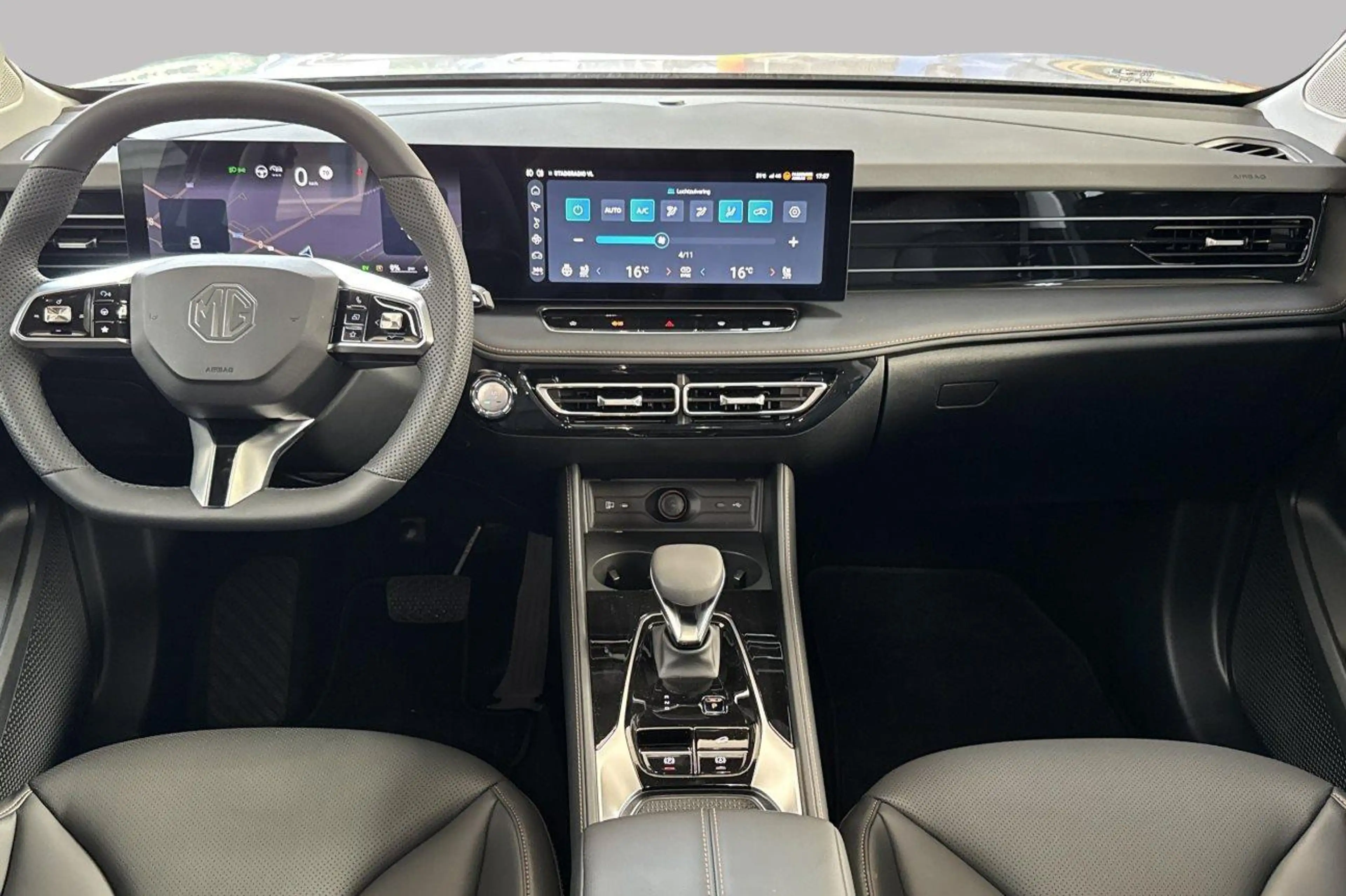 MG HS LUXURY HYBRID+ — photo 11