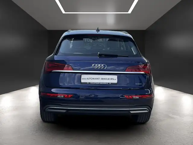 Audi Q5 view 9