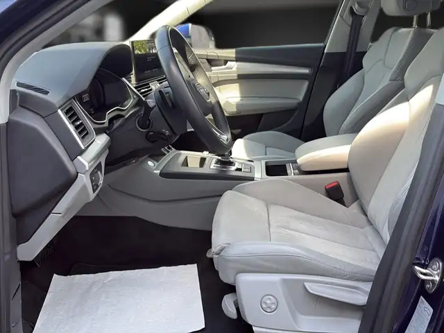 Audi Q5 view 13