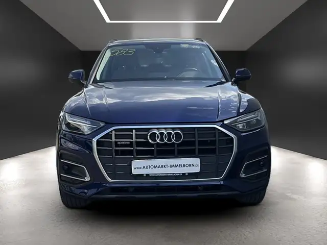 Audi Q5 view 8