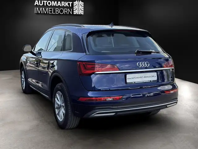 Audi Q5 view 10