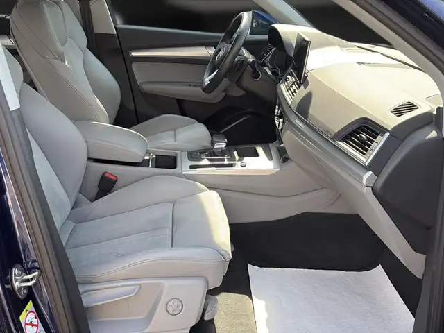 Audi Q5 view 14