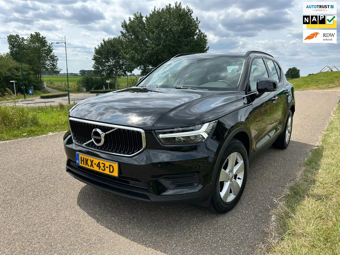 Volvo XC40 1.5 T2 Momentum Core Zwart Led Noir - 1