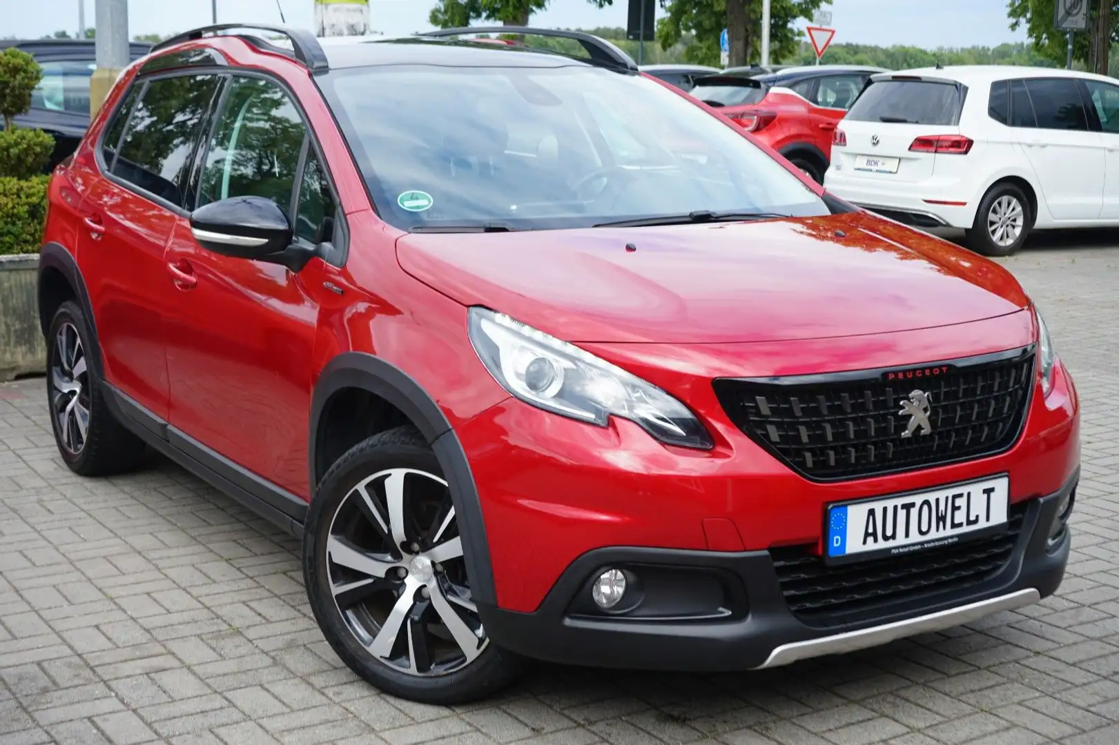 Peugeot 2008 Allure BlueHDi 120 EAT6 Rot - 2